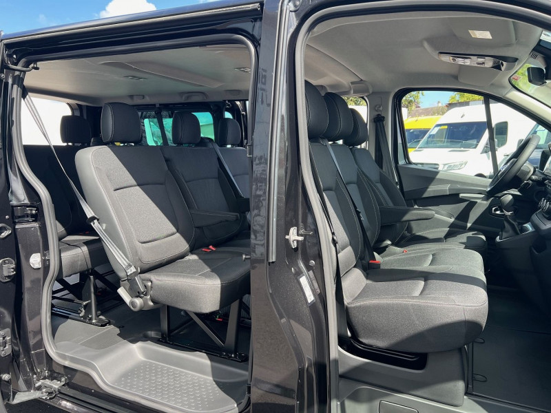 Photo 2 de l'offre de NISSAN PRIMASTAR COMBI NEW MINIBUS 9PL L2H1 3T0 2.0 DCI 170CH S/S BVA9 TEKNA + OPTIONS à 43140€ chez Bretagne Utilitaires