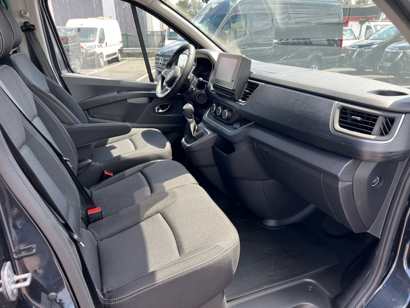 Photo 4 de l'offre de NISSAN PRIMASTAR COMBI NEW MINIBUS 9PL L2H1 3T0 2.0 DCI 170CH S/S BVA9 TEKNA + OPTIONS à 43140€ chez Bretagne Utilitaires
