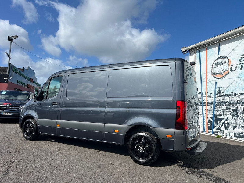 Photo 5 de l'offre de MERCEDES-BENZ SPRINTER L2H1 215 CDI 39 3T0 PRO TRACTION 9G-TRONIC à 35940€ chez Bretagne Utilitaires
