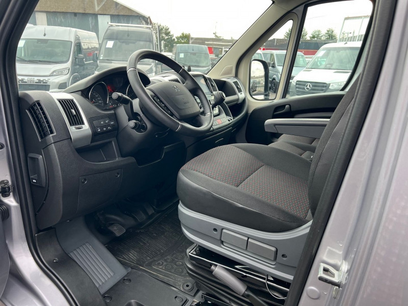 Photo 5 de l'offre de PEUGEOT BOXER FG L3H2 3.5 MAXI 165CH BLUEHDI S&S PACK ASPHALT CONNECT à 28740€ chez Bretagne Utilitaires