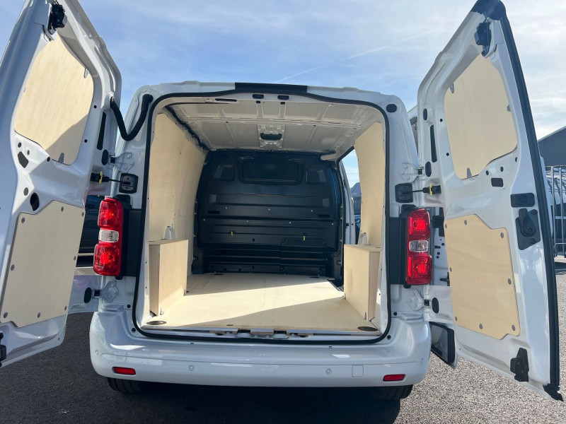 Photo 7 de l'offre de FIAT SCUDO FG M 2.0 BLUEHDI 180CH S&S S-DESIGN EAT8 à 35940€ chez Bretagne Utilitaires