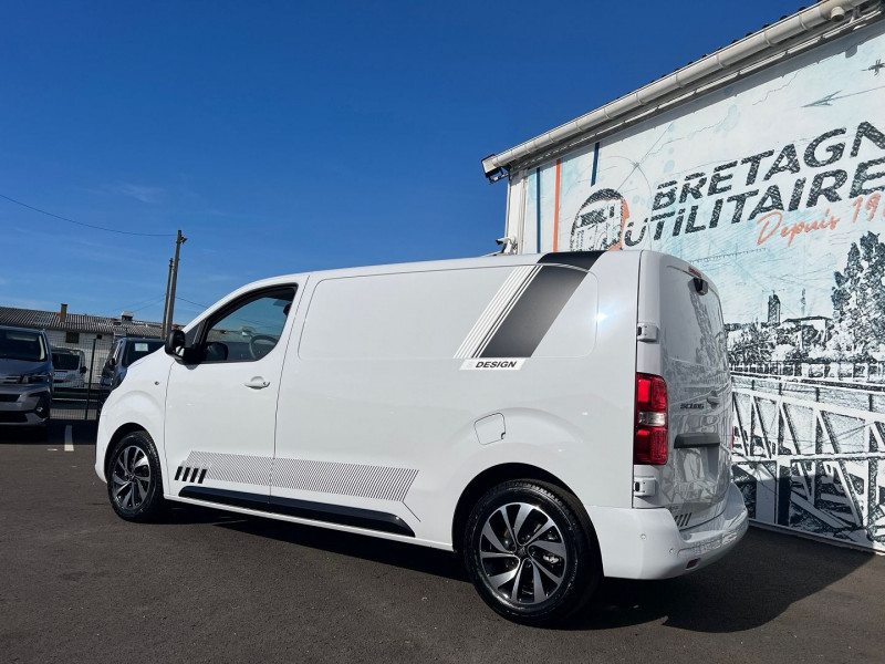 Photo 2 de l'offre de FIAT SCUDO FG M 2.0 BLUEHDI 180CH S&S S-DESIGN EAT8 à 35940€ chez Bretagne Utilitaires