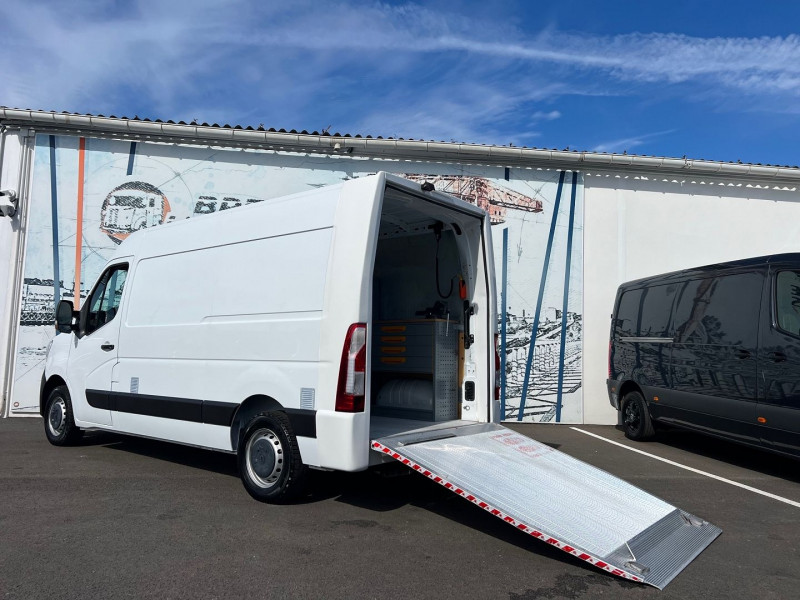 Photo 1 de l'offre de RENAULT MASTER III FG F3500 L2H2 2.3 DCI 135CH GRAND CONFORT E6 à 19140€ chez Bretagne Utilitaires