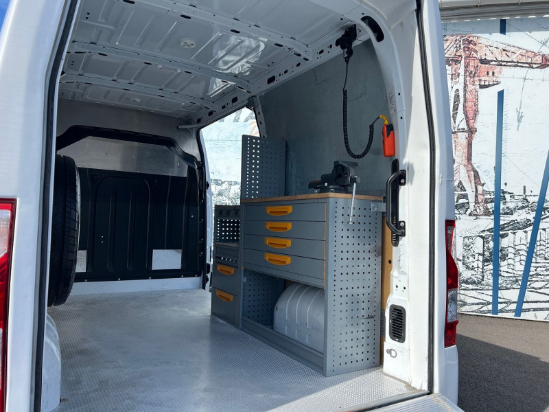 Photo 2 de l'offre de RENAULT MASTER III FG F3500 L2H2 2.3 DCI 135CH GRAND CONFORT E6 à 19140€ chez Bretagne Utilitaires