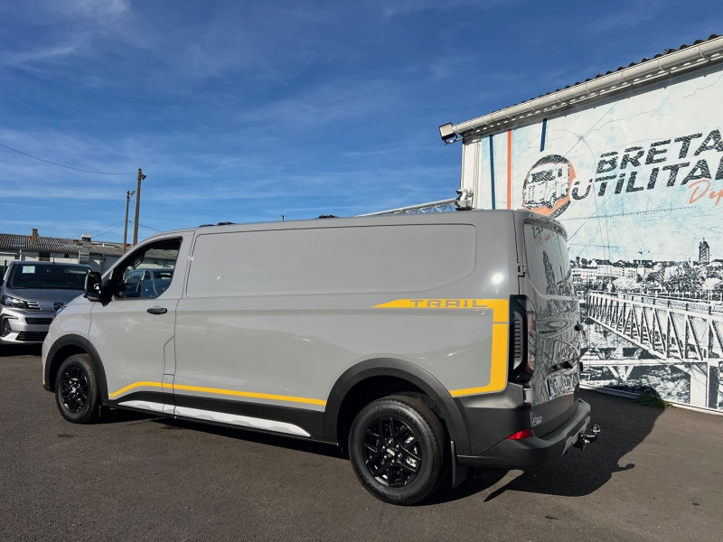 Photo 2 de l'offre de FORD TRANSIT CUSTOM TRAIL 4X4 L2H1 170 CV BVA8 + OTPIONS à 53340€ chez Bretagne Utilitaires