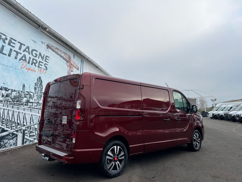 Photo 1 de l'offre de RENAULT TRAFIC 3T L2H1 170 CV BVA9 EXCLUSIVE + OPTIONS à 43140€ chez Bretagne Utilitaires