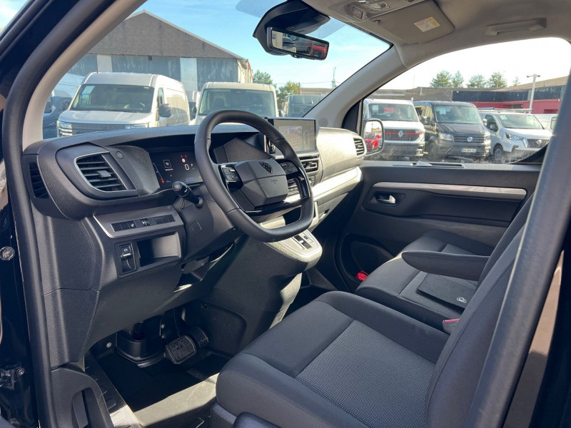 Photo 4 de l'offre de PEUGEOT EXPERT FG M 2.0 BLUEHDI 180CH S&S EAT8 + NBRES OPTIONS à 39540€ chez Bretagne Utilitaires