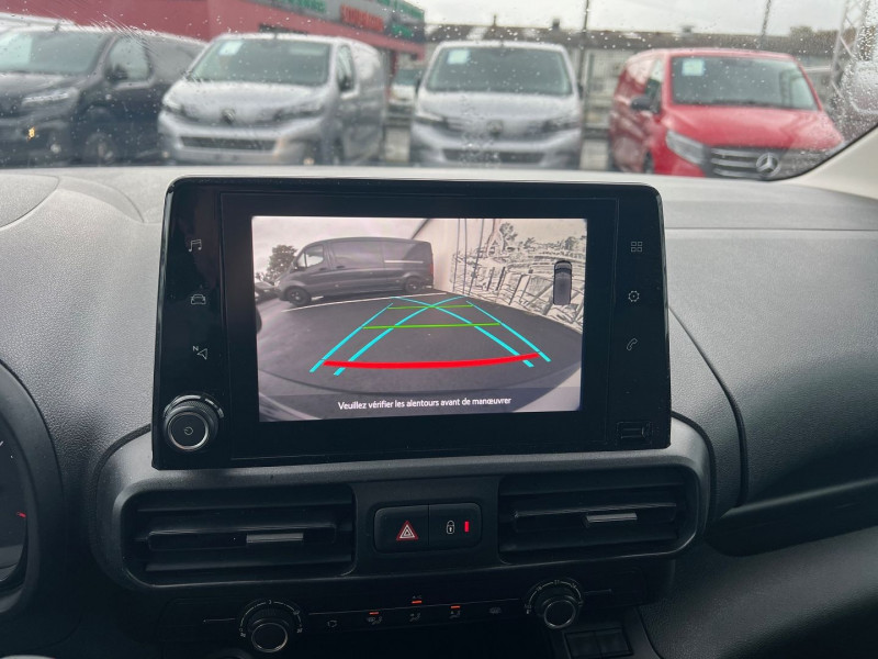Photo 5 Toyota PROACE CITY MEDIUM 100 D-4D ACTIVE Diesel BLANC en vente chez Bretagne Utilitaires Photo 5 de l'offre de TOYOTA PROACE CITY MEDIUM 100 D-4D ACTIVE à 13950€ chez Bretagne Utilitaires