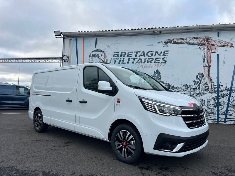 Photo 5 de l'offre de RENAULT TRAFIC BLANC 3T L2H1 170 CV BVA9 EXCLUSIVE + OPTIONS à 43140€ chez Bretagne Utilitaires