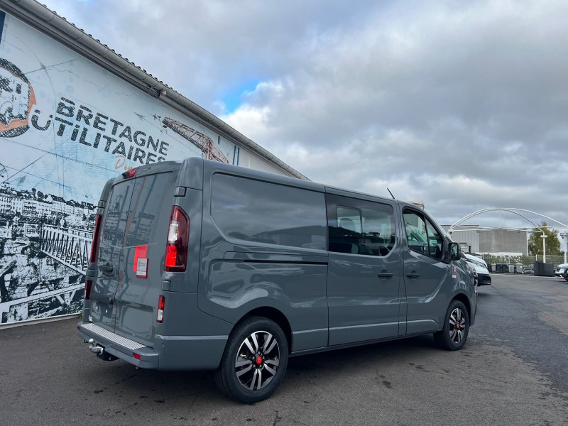 Photo 2 Renault TRAFIC 6 PLACES BVA9 170 CV L2H1 EXCLUSIVE + OPTIONS Diesel GRIS URBAIN en vente chez Bretagne Utilitaires Photo 2 de l'offre de RENAULT TRAFIC 6 PLACES BVA9 170 CV L2H1 EXCLUSIVE + OPTIONS à 46740€ chez Bretagne Utilitaires