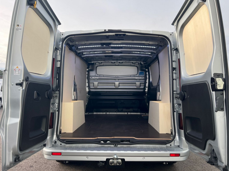 Photo 3 de l'offre de NISSAN PRIMASTAR FG L1H1 2.0 DCI 170CH BVA9 TEKNA  + PACK CARGO + ATTELAGE à 39900€ chez Bretagne Utilitaires