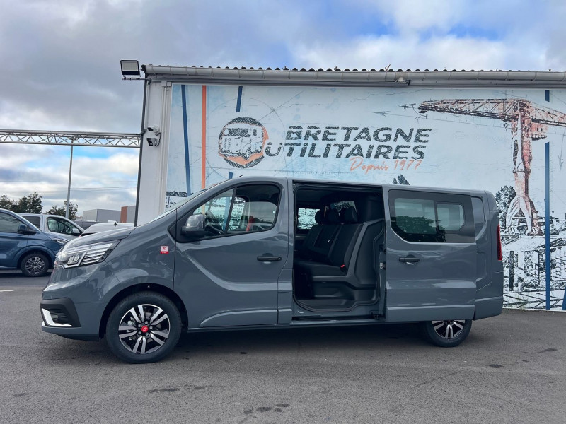 Photo 9 Renault TRAFIC 6 PLACES BVA9 170 CV L2H1 EXCLUSIVE + OPTIONS Diesel GRIS URBAIN en vente chez Bretagne Utilitaires Photo 9 de l'offre de RENAULT TRAFIC 6 PLACES BVA9 170 CV L2H1 EXCLUSIVE + OPTIONS à 46740€ chez Bretagne Utilitaires