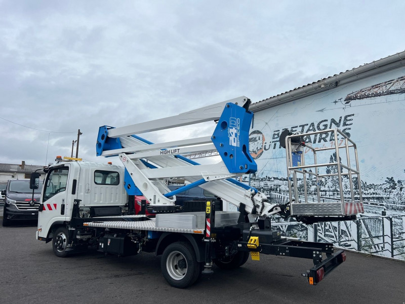 Photo 3 Isuzu M21 NACELLE ARTICULEE 24D SPEED Diesel BLANC en vente chez Bretagne Utilitaires Photo 3 de l'offre de ISUZU M21 NACELLE ARTICULEE 24D SPEED à 107940€ chez Bretagne Utilitaires