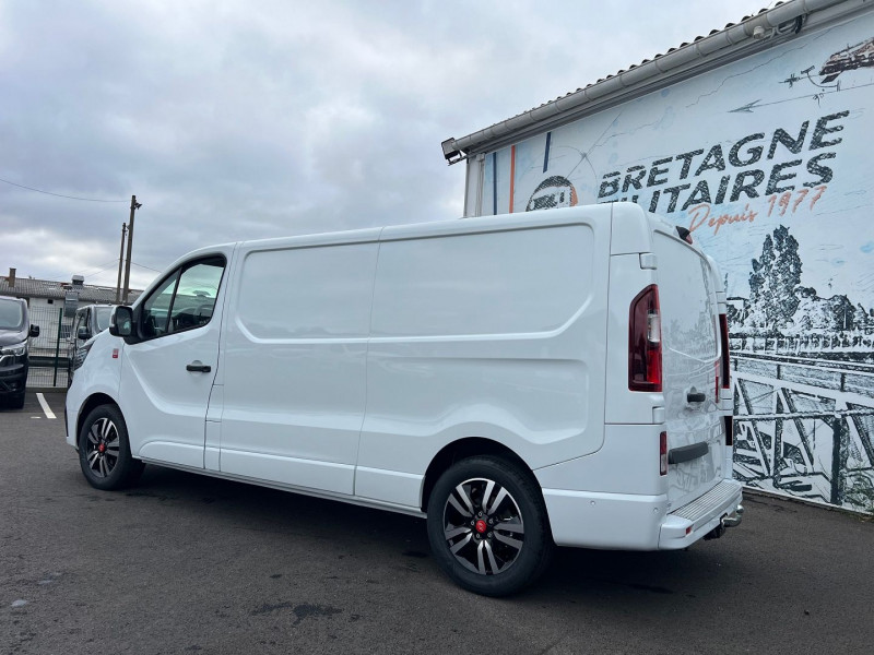 Photo 6 de l'offre de RENAULT TRAFIC BLANC 3T L2H1 170 CV BVA9 EXCLUSIVE + OPTIONS à 43140€ chez Bretagne Utilitaires