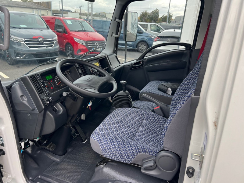 Photo 4 Isuzu M21 NACELLE ARTICULEE 24D SPEED Diesel BLANC en vente chez Bretagne Utilitaires Photo 4 de l'offre de ISUZU M21 NACELLE ARTICULEE 24D SPEED à 107940€ chez Bretagne Utilitaires