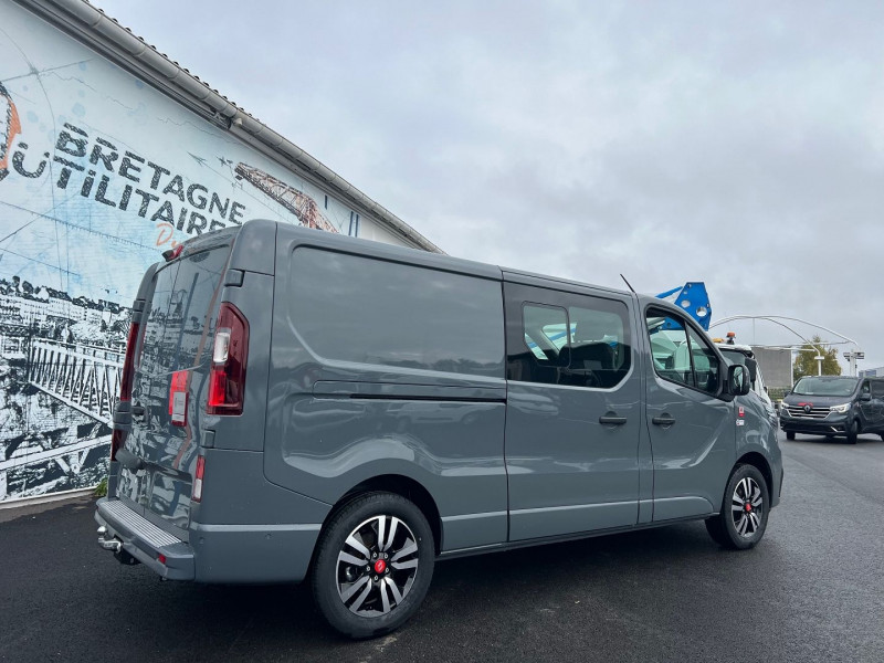 Photo 1 Renault TRAFIC URBAIN 5 PLACES BVA9 170 CV L2H1 EXCLUSIVE + OPTIONS Diesel GRIS URBAIN en vente chez Bretagne Utilitaires Photo 1 de l'offre de RENAULT TRAFIC URBAIN 5 PLACES BVA9 170 CV L2H1 EXCLUSIVE + OPTIONS à 46740€ chez Bretagne Utilitaires