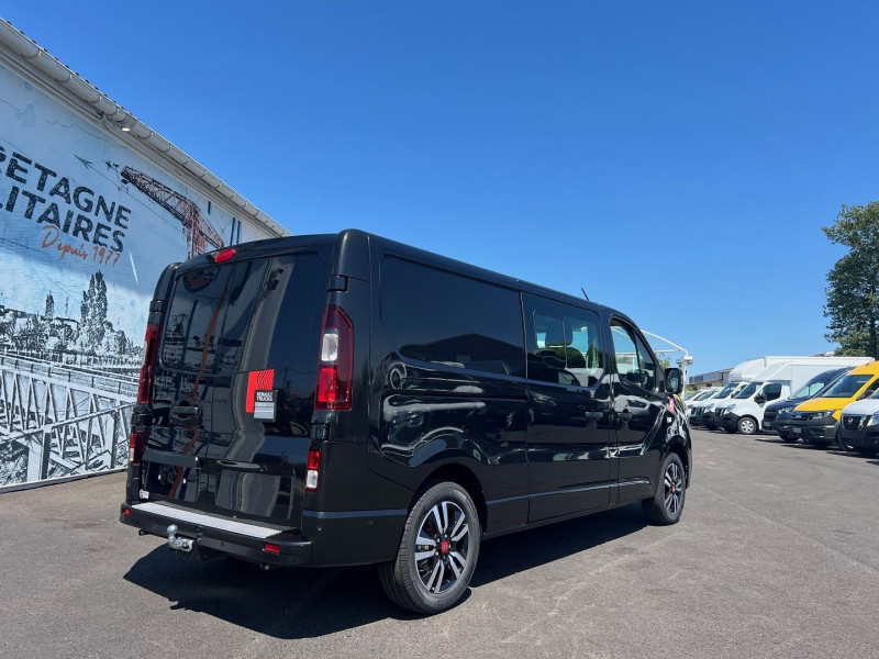 Photo 2 de l'offre de RENAULT TRAFIC NOIR 5 PLACES BVA9 170 CV L2H1 EXCLUSIVE + OPTIONS à 46740€ chez Bretagne Utilitaires