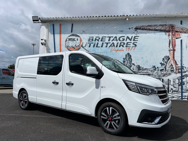 Photo 1 de l'offre de RENAULT TRAFIC BLANC 5 PLACES BVA9 170 CV L2H1 EXCLUSIVE + OPTIONS à 46240€ chez Bretagne Utilitaires