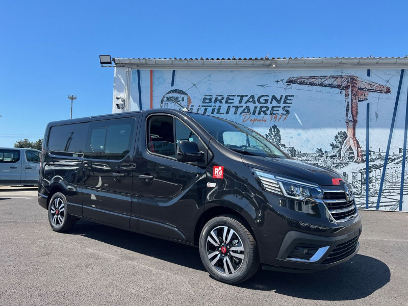 Photo 1 de l'offre de RENAULT TRAFIC NOIR 5 PLACES BVA9 170 CV L2H1 EXCLUSIVE + OPTIONS à 46740€ chez Bretagne Utilitaires