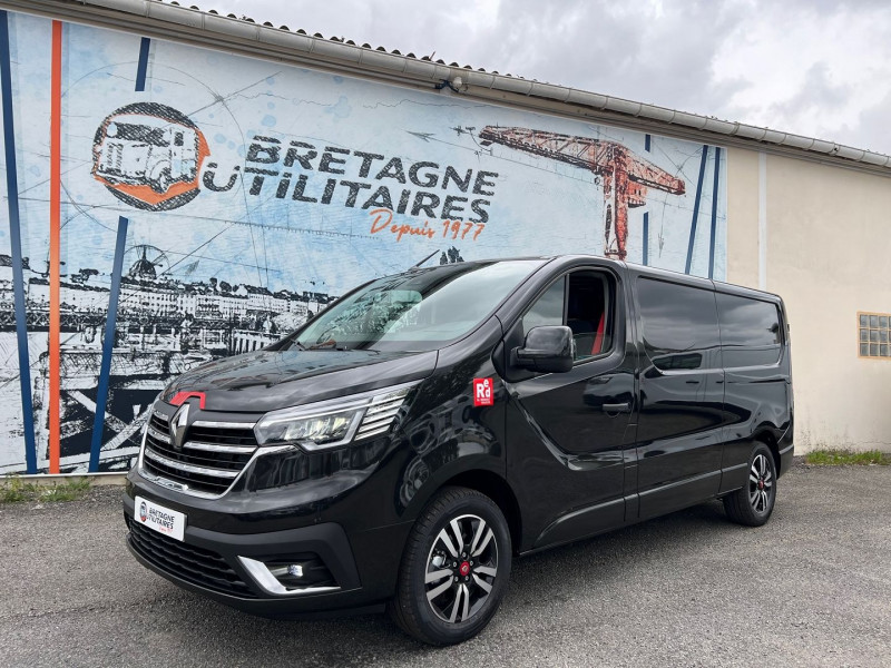 Photo 1 de l'offre de RENAULT TRAFIC NOIR 3T L2H1 170 CV BVA9 EXCLUSIVE + OPTIONS à 43140€ chez Bretagne Utilitaires