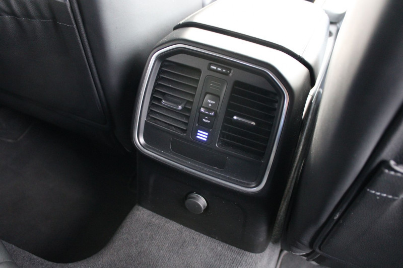 Photo 24 de l'offre de PORSCHE MACAN 3.0 V6 258CH S DIESEL PDK à 54990€ chez Visiteauto.fr