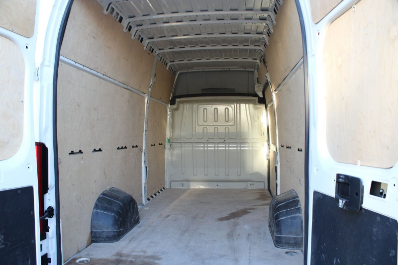 Photo 11 de l'offre de PEUGEOT BOXER FG 435 L4H3 2.2 BLUEHDI S&S 165CH ASPHALT à 34890€ chez Visiteauto.fr
