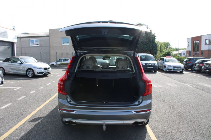 Photo 11 de l'offre de VOLVO XC90 D5 AWD 225CH INSCRIPTION GEARTRONIC 5 PLACES ATTELAGE ELCTRIQUE à 27990€ chez Visiteauto.fr