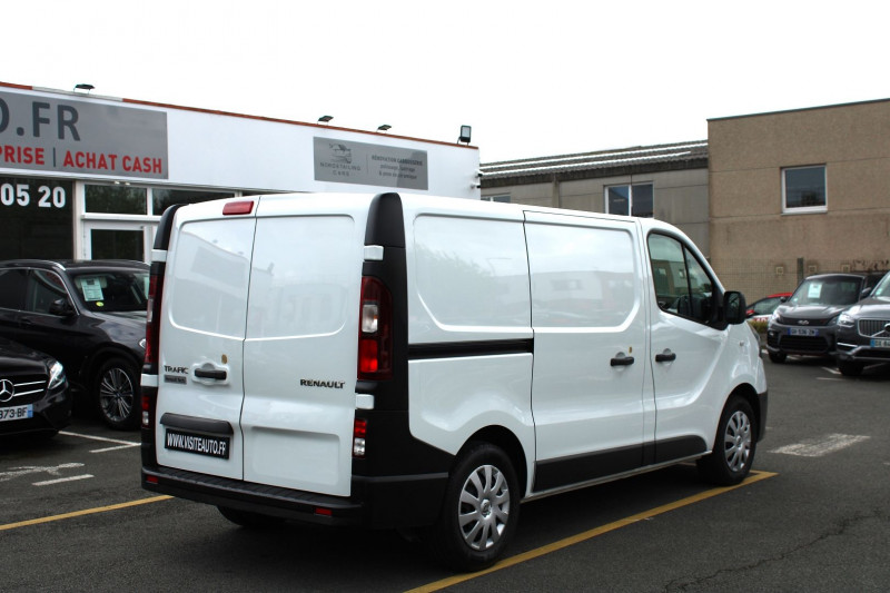 Photo 3 de l'offre de RENAULT TRAFIC III FG L1H1 1000 1.6 DCI 95CH GRAND CONFORT E6 à 15890€ chez Visiteauto.fr