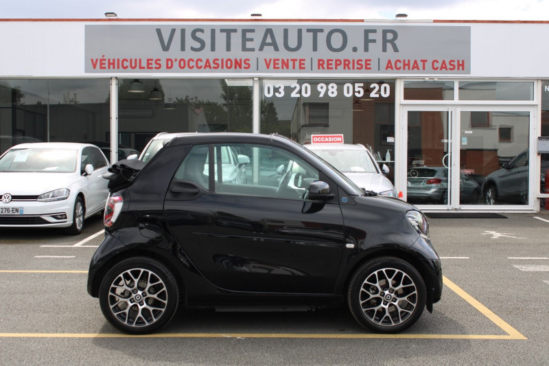 Photo 2 de l'offre de SMART FORTWO CABRIOLET EQ 82CH PRIME CHARGEUR RAPIDE 22 KW INTÉGRÉ PACK HIVER à 17990€ chez Visiteauto.fr