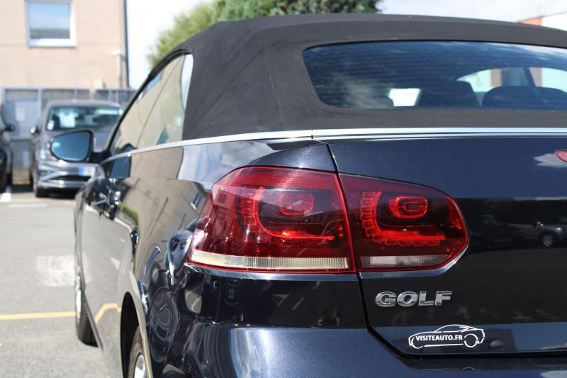 Photo 17 de l'offre de VOLKSWAGEN GOLF VI CABRIOLET 1.6 TDI 105CH FAP à 8990€ chez Visiteauto.fr