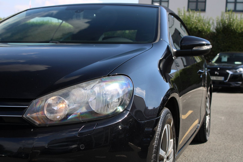 Photo 16 de l'offre de VOLKSWAGEN GOLF VI CABRIOLET 1.6 TDI 105CH FAP à 8990€ chez Visiteauto.fr