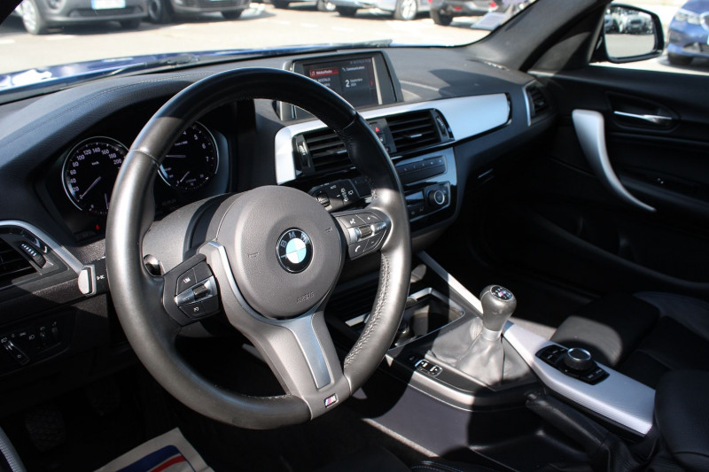 Photo 15 de l'offre de BMW SERIE 1 (F21/F20) 118I 136CH M SPORT ULTIMATE 5P EURO6D-T ALARME SIEGES CHAUFFANTS à 17890€ chez Visiteauto.fr