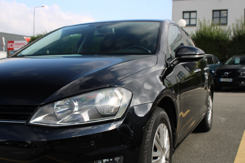 Photo 14 de l'offre de VOLKSWAGEN GOLF VII 1.4 TSI 125CH BLUEMOTION TECHNOLOGY CARAT DSG7 5P à 13890€ chez Visiteauto.fr