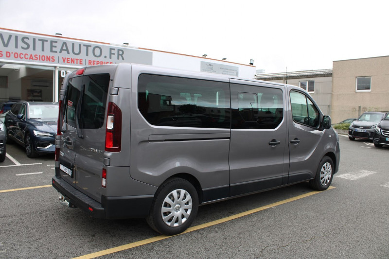 Photo 3 de l'offre de RENAULT TRAFIC III COMBI L2 2.0 DCI 145CH ENERGY S&S INTENS 9 PLACES PMR à 27890€ chez Visiteauto.fr