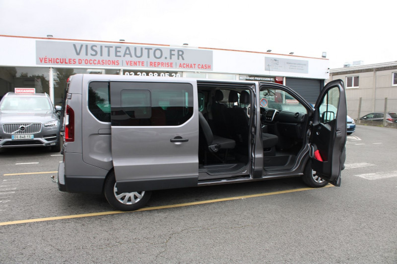 Photo 4 de l'offre de RENAULT TRAFIC III COMBI L2 2.0 DCI 145CH ENERGY S&S INTENS 9 PLACES PMR à 27890€ chez Visiteauto.fr