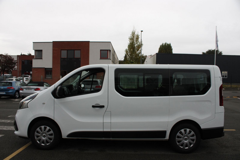 Photo 12 de l'offre de RENAULT TRAFIC III COMBI L1 1.6 DCI 125CH ENERGY LIFE 9 PLACES à 22990€ chez Visiteauto.fr