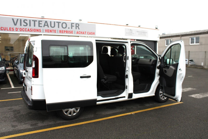 Photo 4 de l'offre de RENAULT TRAFIC III COMBI L1 1.6 DCI 125CH ENERGY LIFE 9 PLACES à 22990€ chez Visiteauto.fr