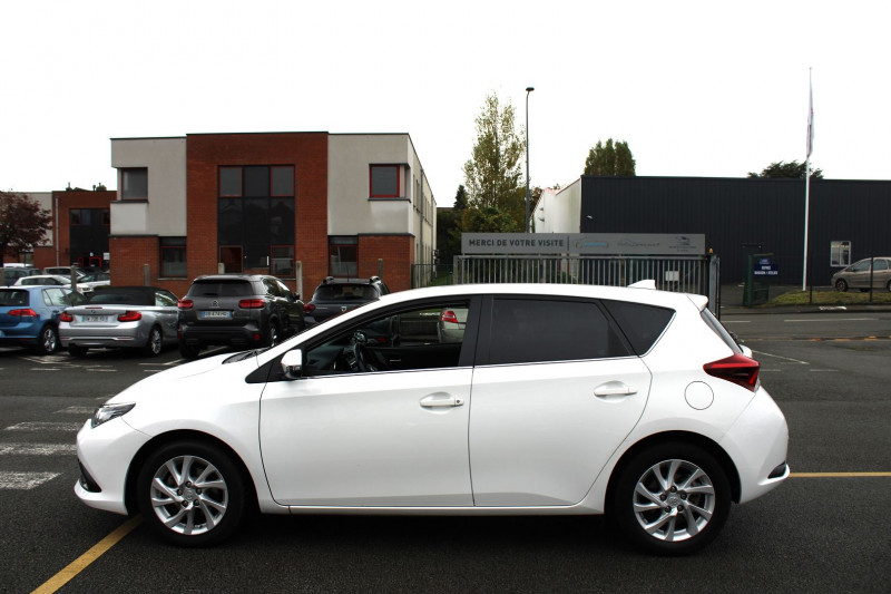 Photo 12 de l'offre de TOYOTA AURIS HSD 136H DESIGN BUSINESS à 14990€ chez Visiteauto.fr