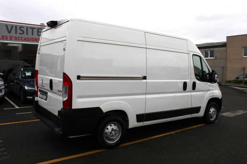 Photo 3 de l'offre de PEUGEOT BOXER FG 333 L2H2 2.2 BLUEHDI S&S 140CH ASPHALT à 18990€ chez Visiteauto.fr