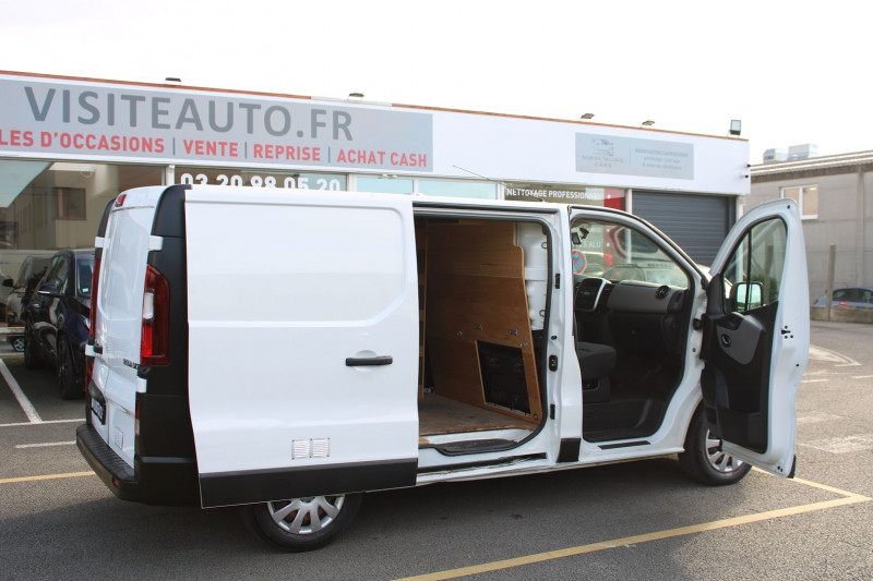 Photo 4 de l'offre de RENAULT TRAFIC III FG L1H1 1000 1.6 DCI 95CH GRAND CONFORT EURO6 à 15490€ chez Visiteauto.fr