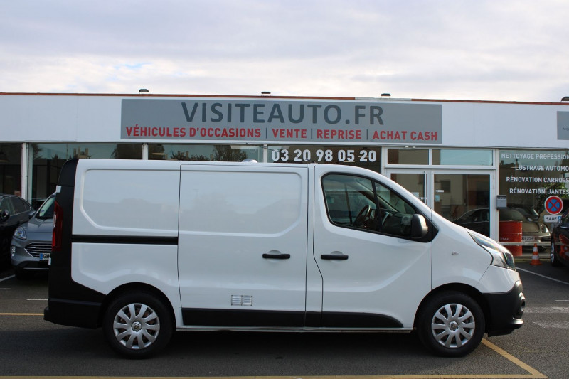 Photo 2 de l'offre de RENAULT TRAFIC III FG L1H1 1000 1.6 DCI 95CH GRAND CONFORT EURO6 à 15490€ chez Visiteauto.fr