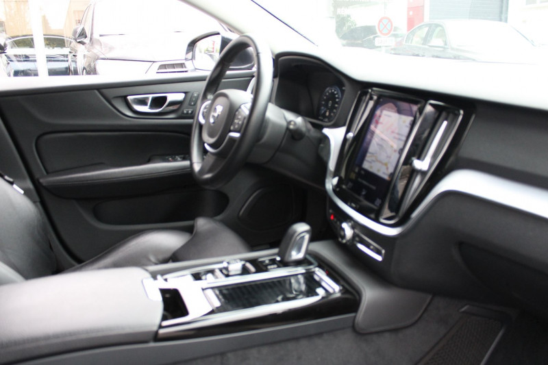 Photo 8 de l'offre de VOLVO V60 T8 TWIN ENGINE 303 + 87CH BUSINESS EXECUTIVE GEARTRONIC à 26890€ chez Visiteauto.fr