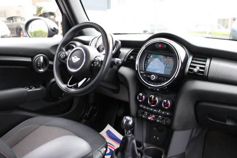 Photo 5 de l'offre de MINI MINI 5 PORTES COOPER D 116CH BUSINESS à 15990€ chez Visiteauto.fr