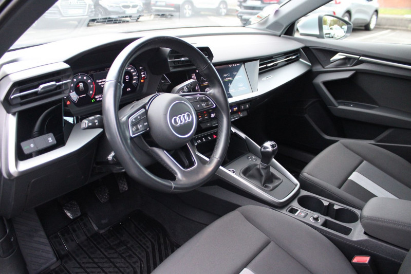 Photo 10 de l'offre de AUDI A3 SPORTBACK 35 TFSI 150CH DESIGN VIRTUAL COCKPIT PACK ECLAIRAGE D'AMBIANCE ASSISTANCE FEUX à 20990€ chez Visiteauto.fr