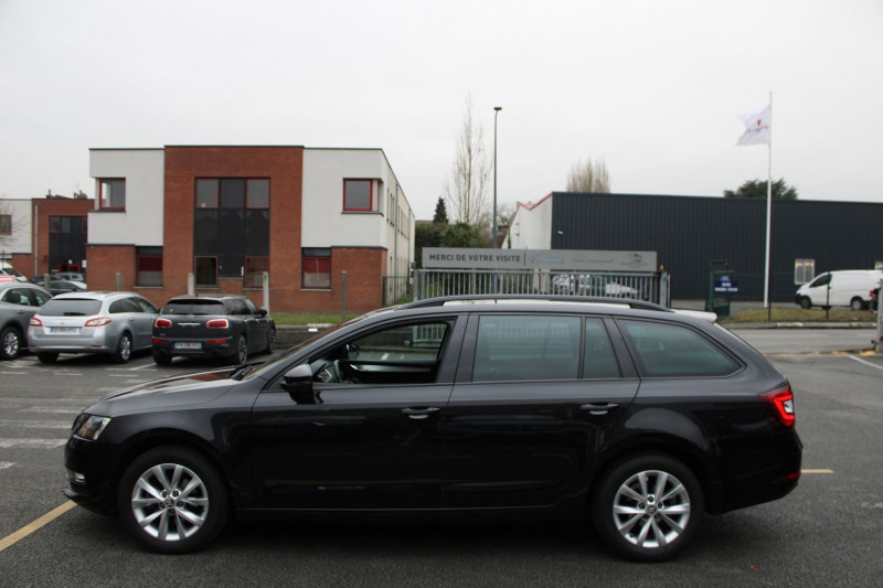 Photo 12 de l'offre de SKODA OCTAVIA BREAK 1.6 TDI 116CH CR FAP BUSINESS DSG7 à 17890€ chez Visiteauto.fr