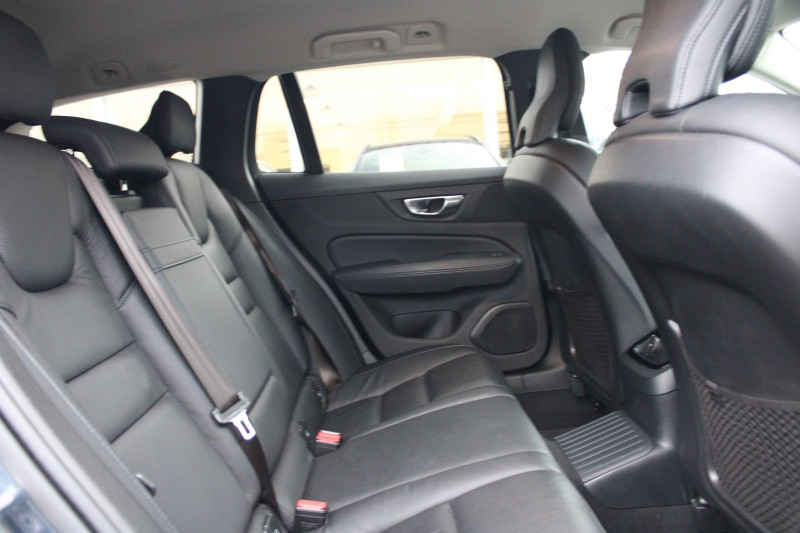 Photo 14 de l'offre de VOLVO V60 T6 AWD 253 + 87CH BUSINESS EXECUTIVE GEARTRONIC à 28890€ chez Visiteauto.fr