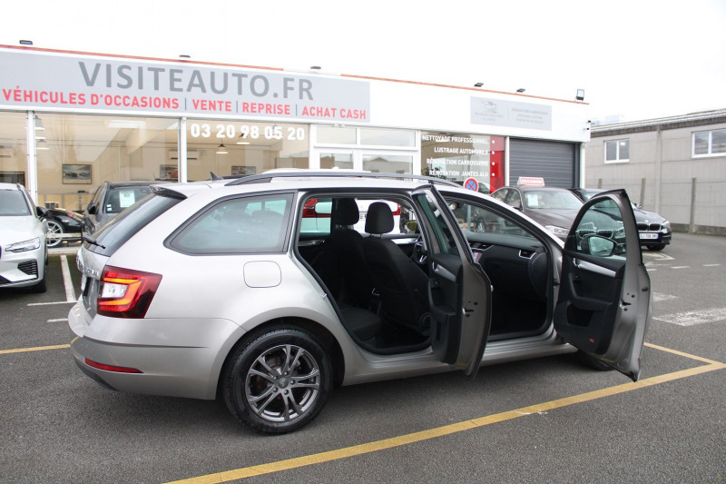 Photo 4 de l'offre de SKODA OCTAVIA BREAK 2.0 TDI 150CH CR FAP BUSINESS DSG6 à 14890€ chez Visiteauto.fr