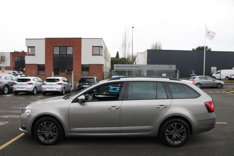 Photo 12 de l'offre de SKODA OCTAVIA BREAK 2.0 TDI 150CH CR FAP BUSINESS DSG6 à 14890€ chez Visiteauto.fr