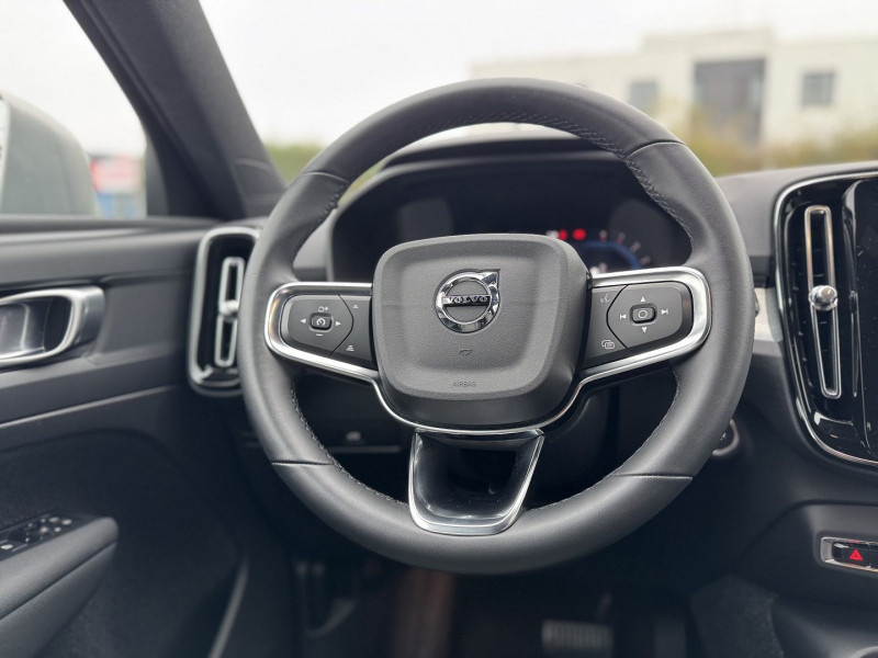 Photo 10 de l'offre de VOLVO XC40 B3 163CH START DCT 7 à 27890€ chez Visiteauto.fr