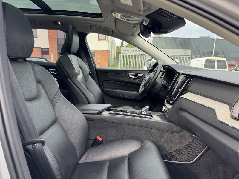 Photo 6 de l'offre de VOLVO XC60 T6 AWD 253 + 87CH INSCRIPTION LUXE GEARTRONIC PACK MEMOIRE PACK VISIBILITE à 36890€ chez Visiteauto.fr